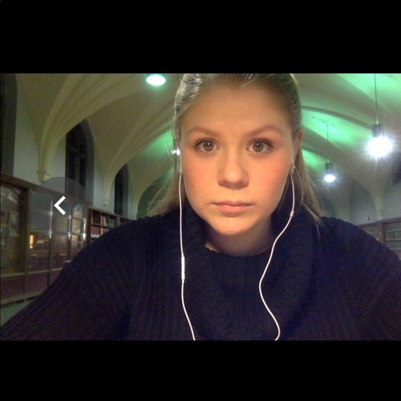 Black turtleneck - Picture 4 of 4